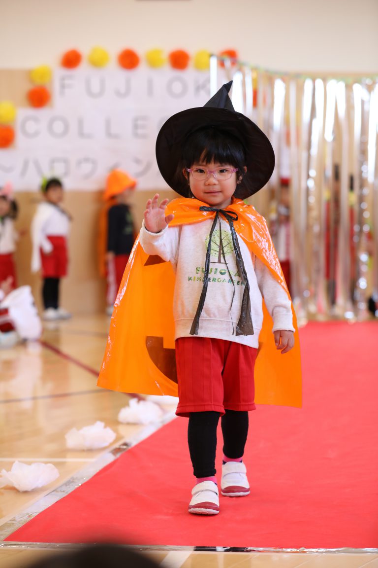 季節の行事を工夫する！ファッションショーで仮装パーティー☆ ふじおか幼稚園の楽しい保育